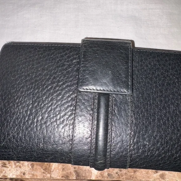 Gucci good used condition black wallet. Price drop FINAL - Picture 4 of 12